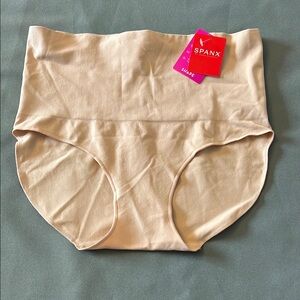 SPANX 2X Shaping Briefs in Cream
